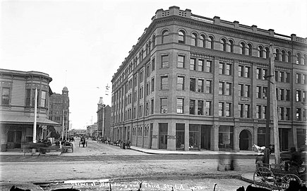 Bradbury Building in 1894, then anchoring the southwestern end of the business district[83]