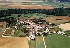 Vue aérienne de Domblain en 2006