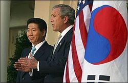 Bush with South Korean President Roh Moo-hyun