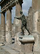 Statue d'Apollon.