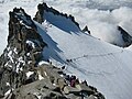 Widok z wierzchołka "Madonna" na środkowy (4015 m) i wschodni (4026 m) wierzchołek