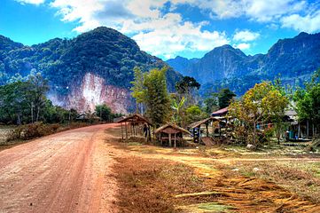 Danh thắng quanh Lak Sao