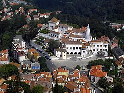 Panorama grada sa pogledom na Palácio Nacional de Sintra