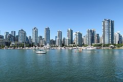 Yaletown, as seen from نهر فالس.