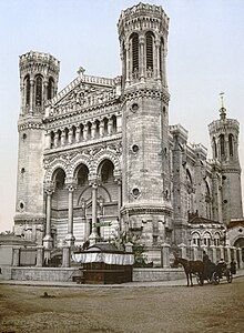 photo couleur de bâtiment