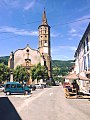 La place de l'Église en été.