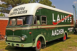 Möbelwagen for Lauffs i Aachen, av merket Magirus-Deutz.