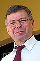 Kjell Magne Bondevik nascido 3 de setembro de 1947 (77 anos) serviu 1997–2000 e 2001–2005