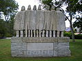 Monumento aos emigrantes (Oleiros), deseño de Luís Seoane