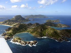 Vue aérienne des îles des Saintes.