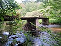 Pontec Amour ; ancien pont désaffecté sur l'Isole en aval du Pont Scluz entre Mellac et Querrien.