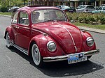 Une VW Coccinelle.