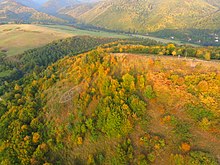 Štátny znak Slovenska a kríž na Chomku