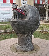 Monumento al perro astronauta Zvyozdochka.