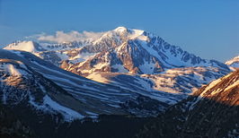 Uitzicht op de berg Osjten (2.804 m).