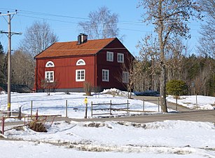 En av lantarbetarbostäderna från 1930-talet vid Bergaholmsvägen.