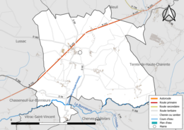 Carte en couleur présentant le réseau hydrographique de la commune