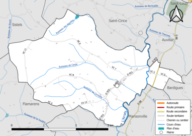 Carte en couleur présentant le réseau hydrographique de la commune