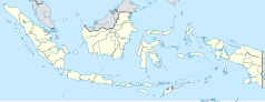 Mapa konturowa Indonezji, po lewej nieco u góry znajduje się punkt z opisem „Riau”