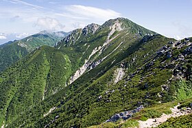 Vue du mont Utsugi depuis le mont Akanigi.