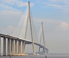 Il ponte Sutong, tra Nantong e Suzhou. Completato nel 2008, è uno dei ponti strallati più lunghi al mondo