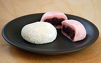 Daifuku sind mit Roter Bohnenpaste gefüllt