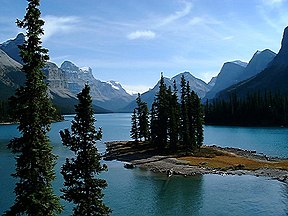 Maligne Lake