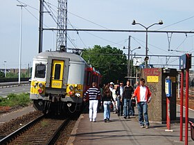 Een L-trein in het station in 2007