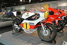 La Yamaha YZR500 OW23 que pilotà Giacomo Agostini el 1975