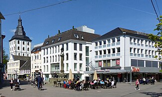 Bernhardbrunnen, Lange Straße, Jakobikirche