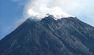 Puncak kawah Gunung Merapi sabalum maladum 2006