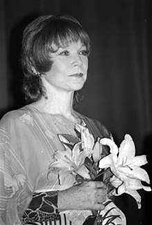 Shirley MacLaine18.JPG