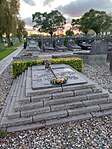 Grafmonument van Eysselinck voor de familie Defour.