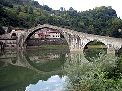 Pont de la Madeleine, Borgo a Mozzano, Italie.