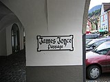 Officieel straatnaambord: "James Joyce Passage"