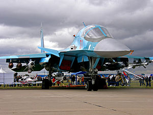 Su-34 framifrån.