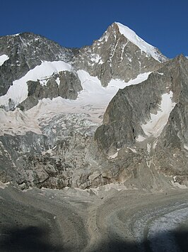 Zicht op de oostkant van de Nesthorn van aan de Oberaletschhütte