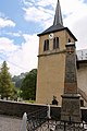 Église Saint-Michel et monument aux Morts.