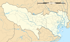 Mapa konturowa prefektury Tokio, blisko centrum na prawo znajduje się punkt z opisem „Nishitōkyō”