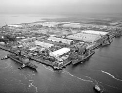 Ingalls_Shipbuilding_1985.jpg