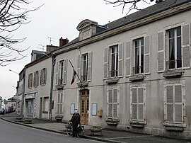 The town hall in Artenay