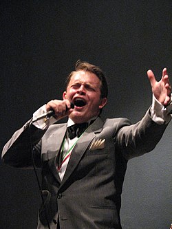 Rodrigo de la Cadena performing at the Mexican Consulate in San Antonio, Texas (2007)