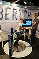 Ein omnidirektionales Laufband mit Oculus Rift, der Cyberith Virtualizer, auf der Gamescom 2013