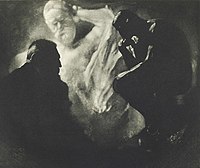 Americký fotograf Edward Steichen pořídil piktorialistickou fotografii Rodin – Myslitel