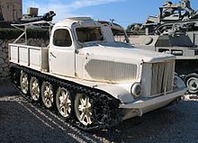 AT-L-tractor-latrun-2.jpg