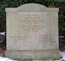 A gravestone reading Walter Rheiner