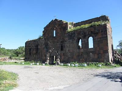 Restaĵoj de Ptghnavank, monaĥejo el la 6a-7a jarcentoj