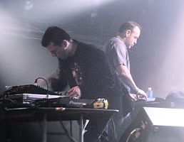 The Crystal Method živě na SXSW 2009.