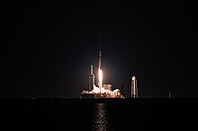 Tên lửa SpaceX Falcon 9 phóng Inspiration4 từ Trung tâm Vũ trụ Kennedy.