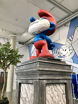 Standbeeld van Grote Smurf in Comics Station